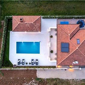 3 bedroom villa with pool, near Zadar, sleeps 8